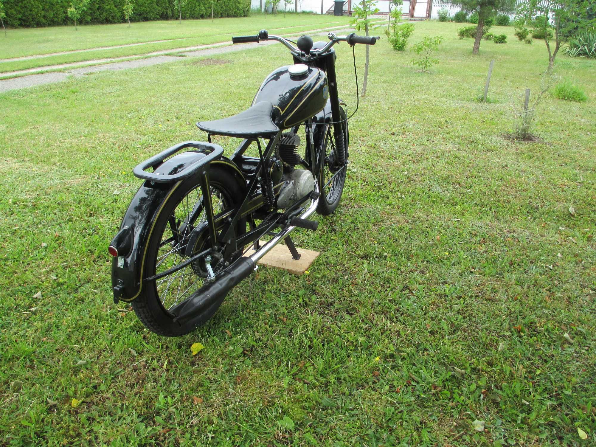Motocykl SHL m05