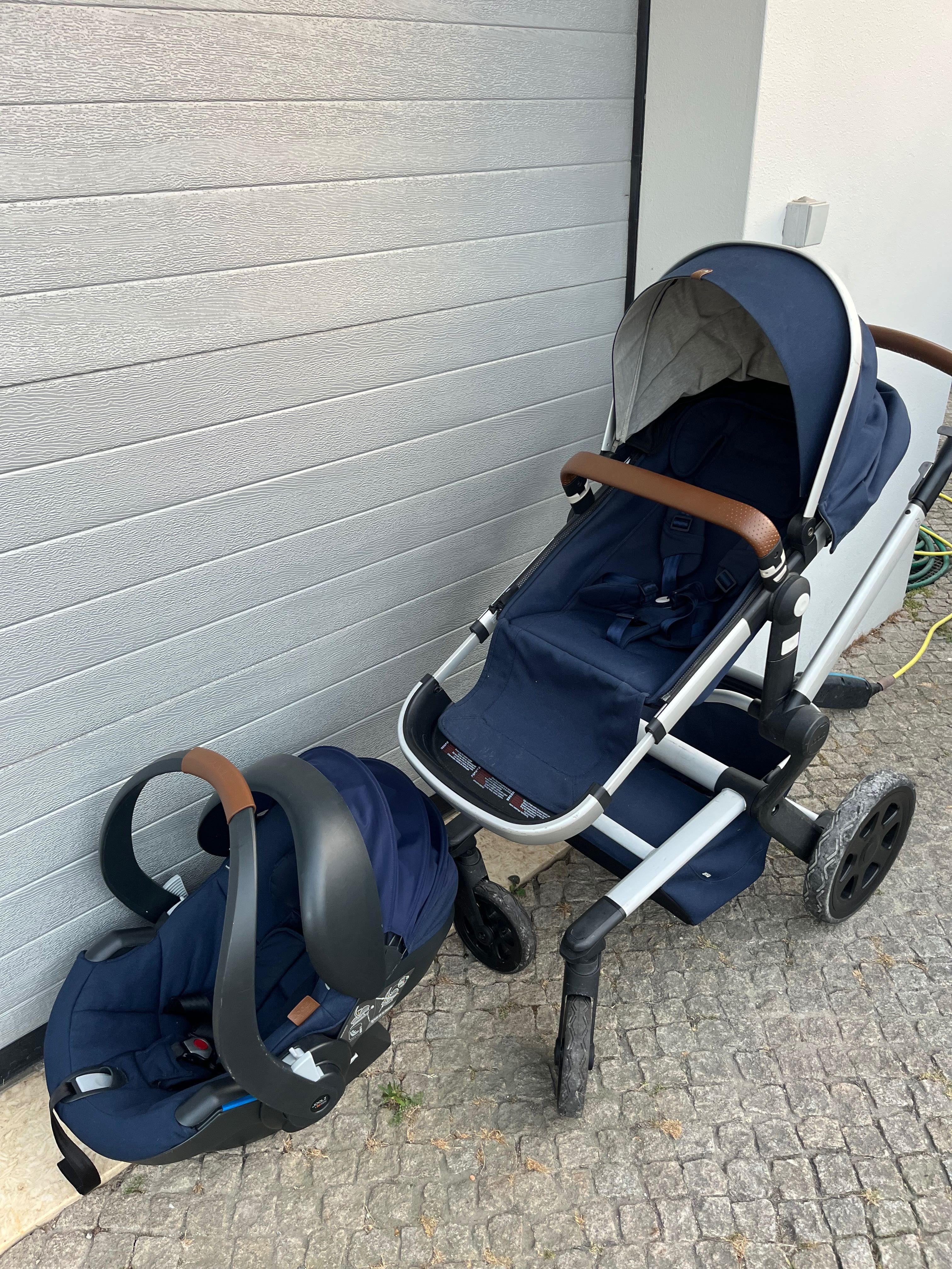 Carrinho de bebé com alcofa e ovo