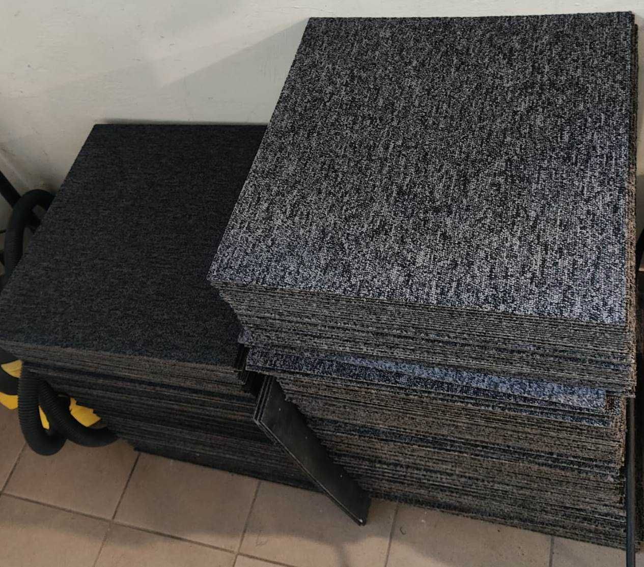 Wykładzina - Płytki wykładzinowe 50x50 - 2 kolory - antracyt i szara