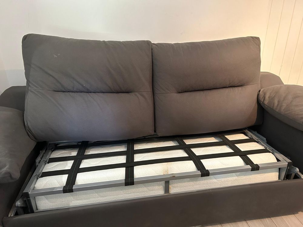 Sofá cama cinzento, 3 lugares