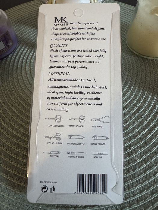 Cutter do tipsów / cążki do przedłużanych paznokci