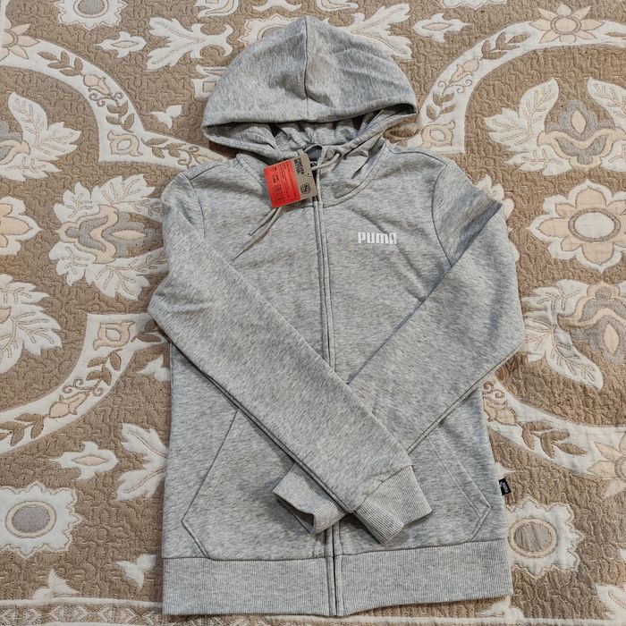 Продам ЗИП худи ( спортивную кофту на молнии) фирмы Puma xs,оригинал