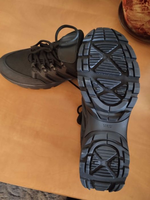 Трекінгові  кросівки  43р.