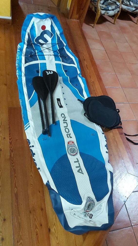 Pranchas de paddle stand up e de remo sentado