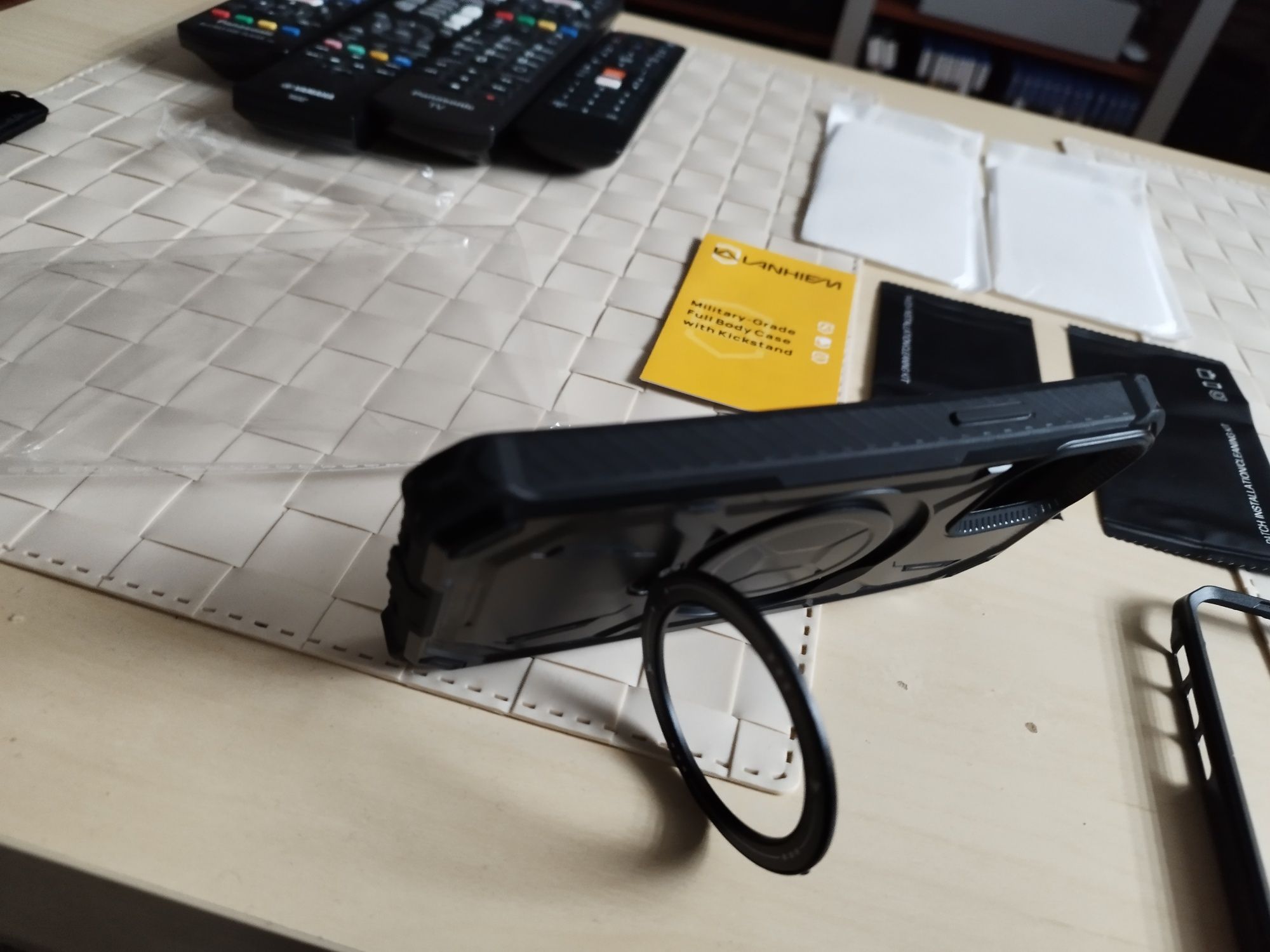 Etui Pancerne na iPhone-a 12