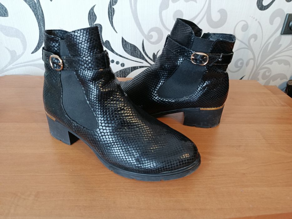 Жіночі сапожки шкіра