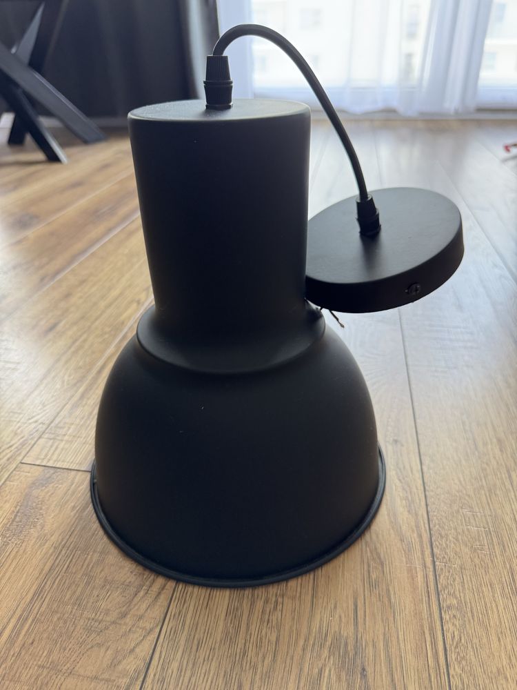 Lampa loftowa czarna