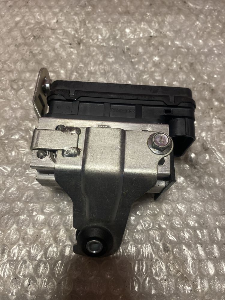 Suzuki GSX-R 125 ABS modulator C735