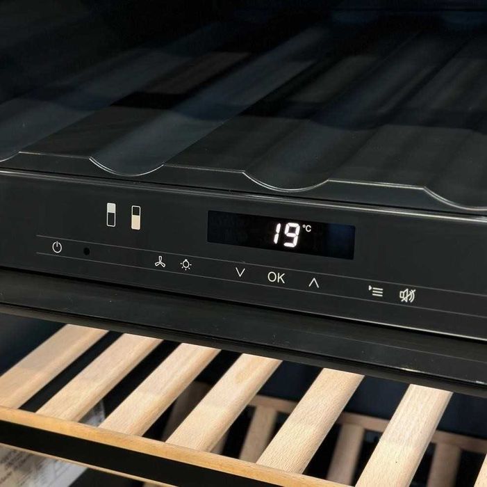 Винна шафа Miele / Мілле KWT 6422 iG / 2 зони, 104 л, вбудована