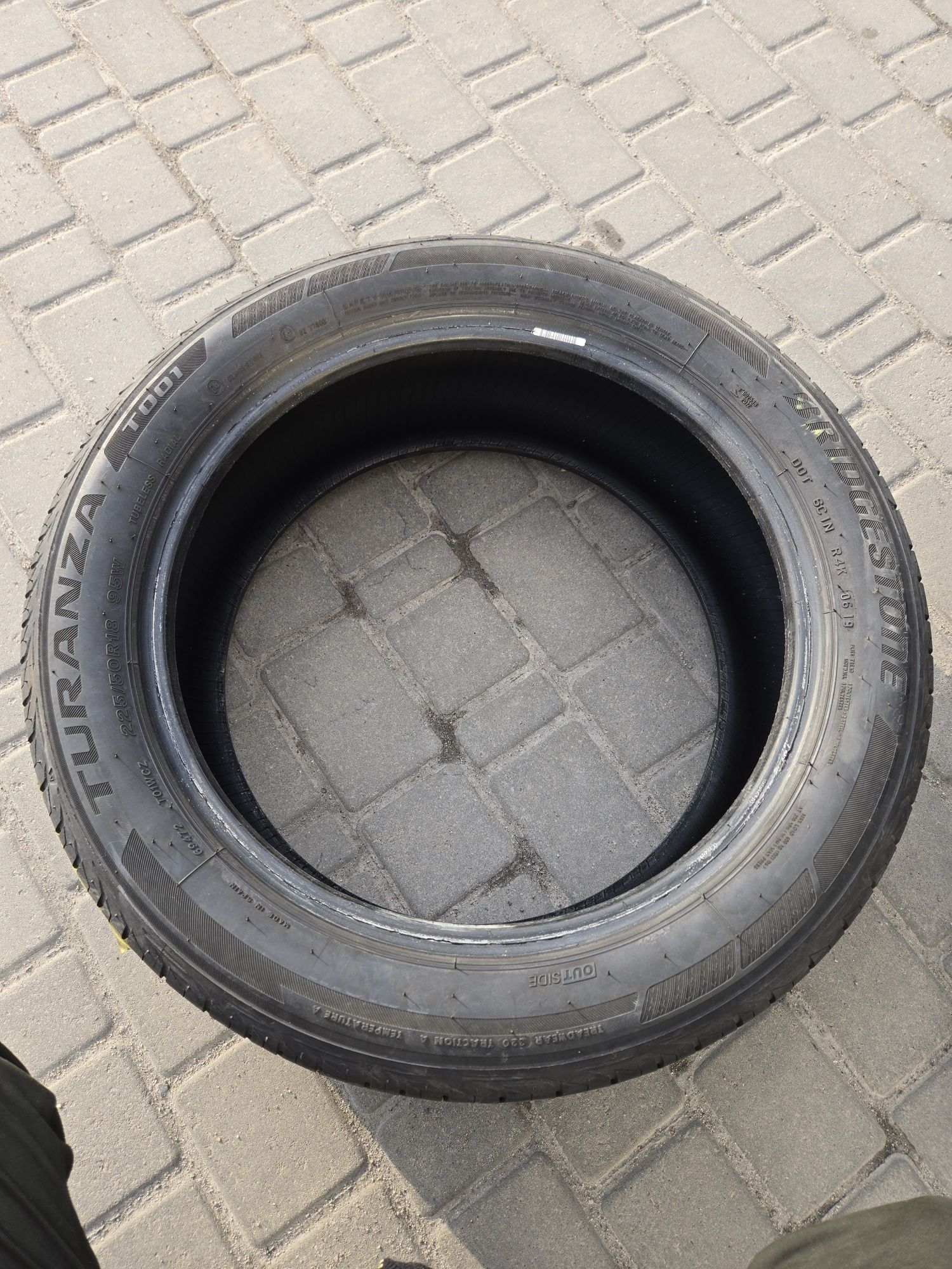 225/50R18 Bridgestone Tesla model 3 235/45 18 Склад