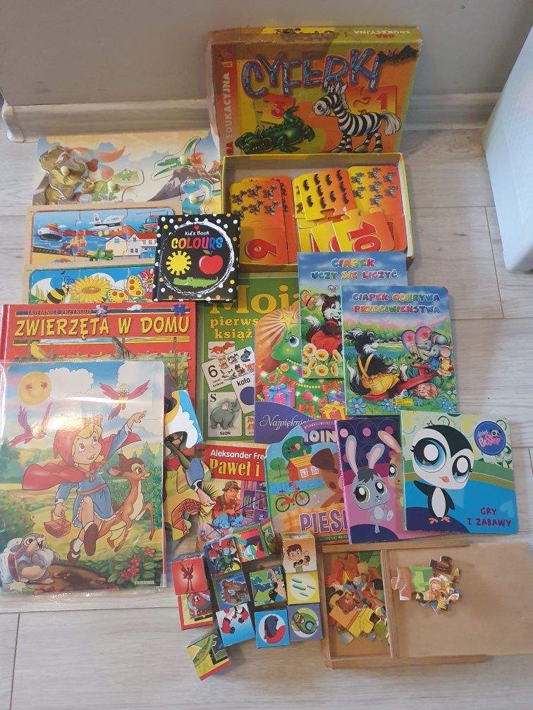 Książeczki ,puzzle ,układanki