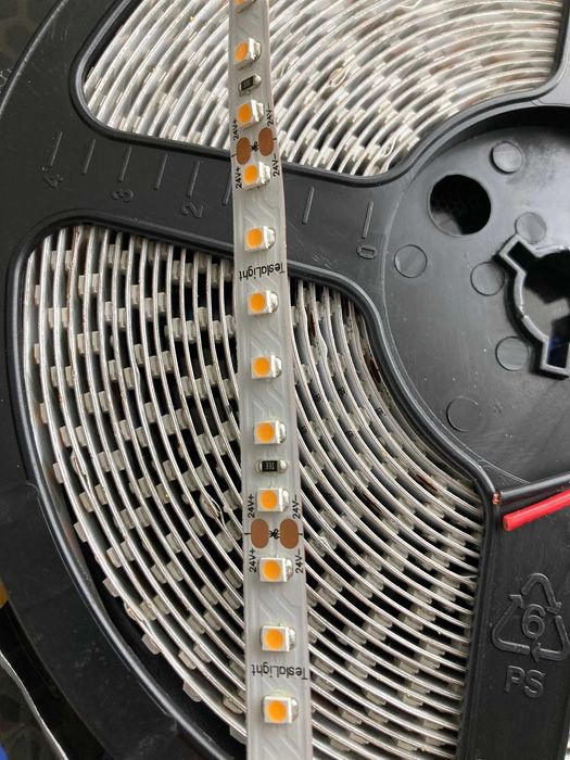 лента светодиодная 24 вольта ,.светильники встраиваемые