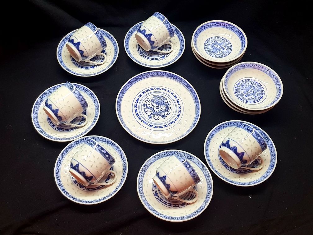 Porcelana ryżowa,19 szt. filiżanki, spodeczki, miseczki , paterka, vin