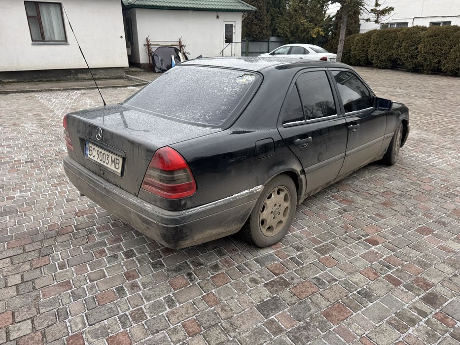Мерседес с180 седан автомат без торгу