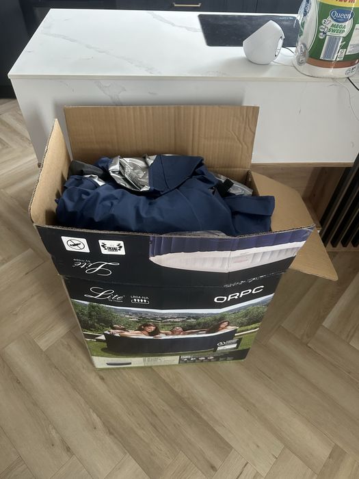 Jakuzzi 4 osobowe, Raz używane!