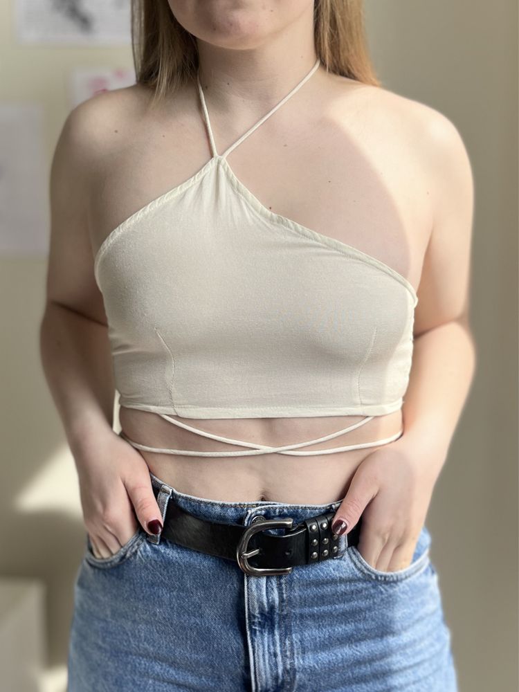 Kremowy top asymetryczny marszczony prettylittlething xs