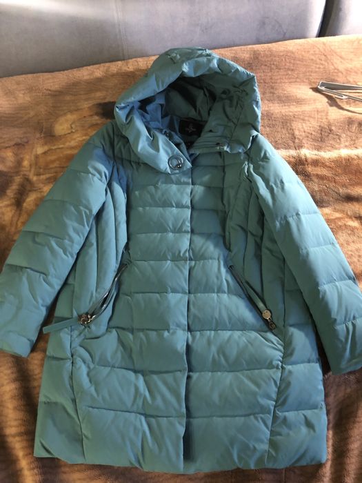 Продам Женскую куртку , удлененную