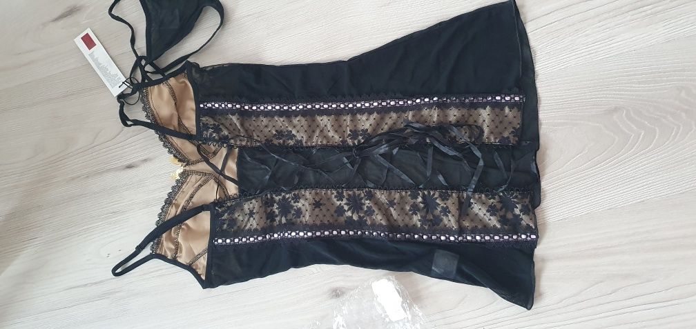 Nowa sukienka erotyczna ze stringami