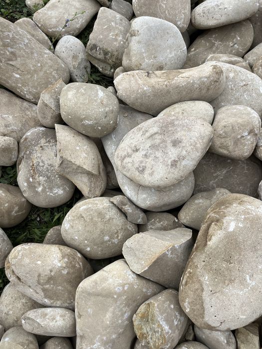 Валун, камінь річковий