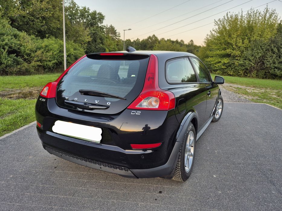 Sprzedam Volvo C30 1.6 D2 115 KM – oszczędne i zadbane.