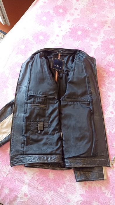 Шкіряна брендова куртка