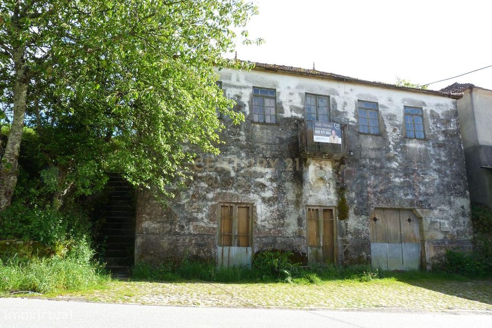 Moradia para reabilitar em Montalegre
