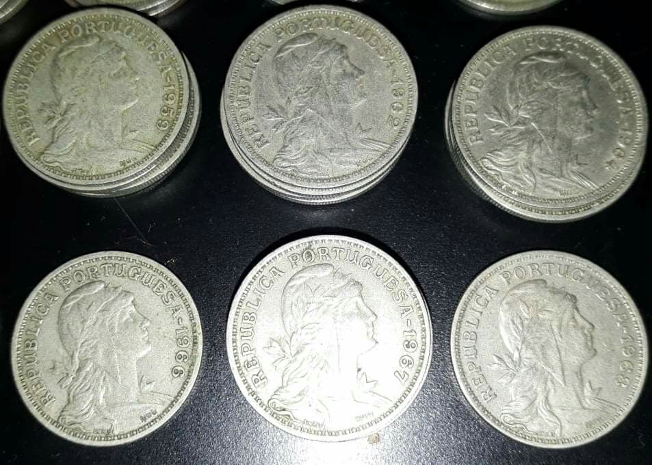 Moedas 50 cent. 1928, 29, 44, 45, 47, 52, 56, 57, 59, 62, 64, 5 6 7 8.