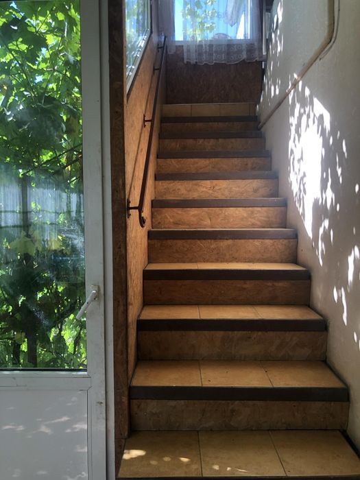 Продаю дом, который строили для себя- капитальный, все коммуникации!