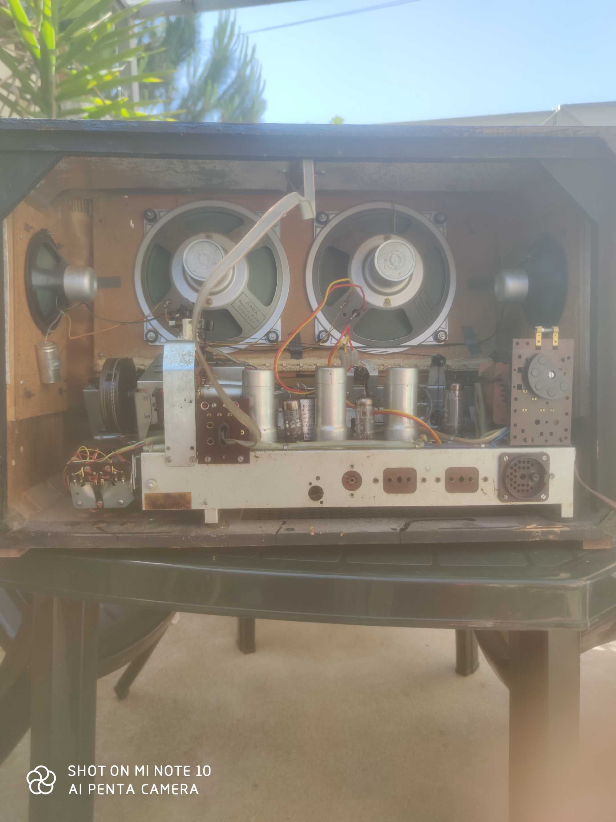 Rádio Antigo SABA Automático Reparado a Funcionar em Pleno