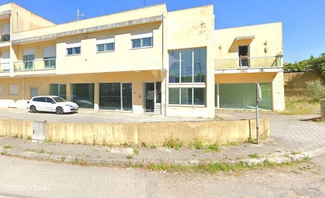 Loja com Armazém em Canedo