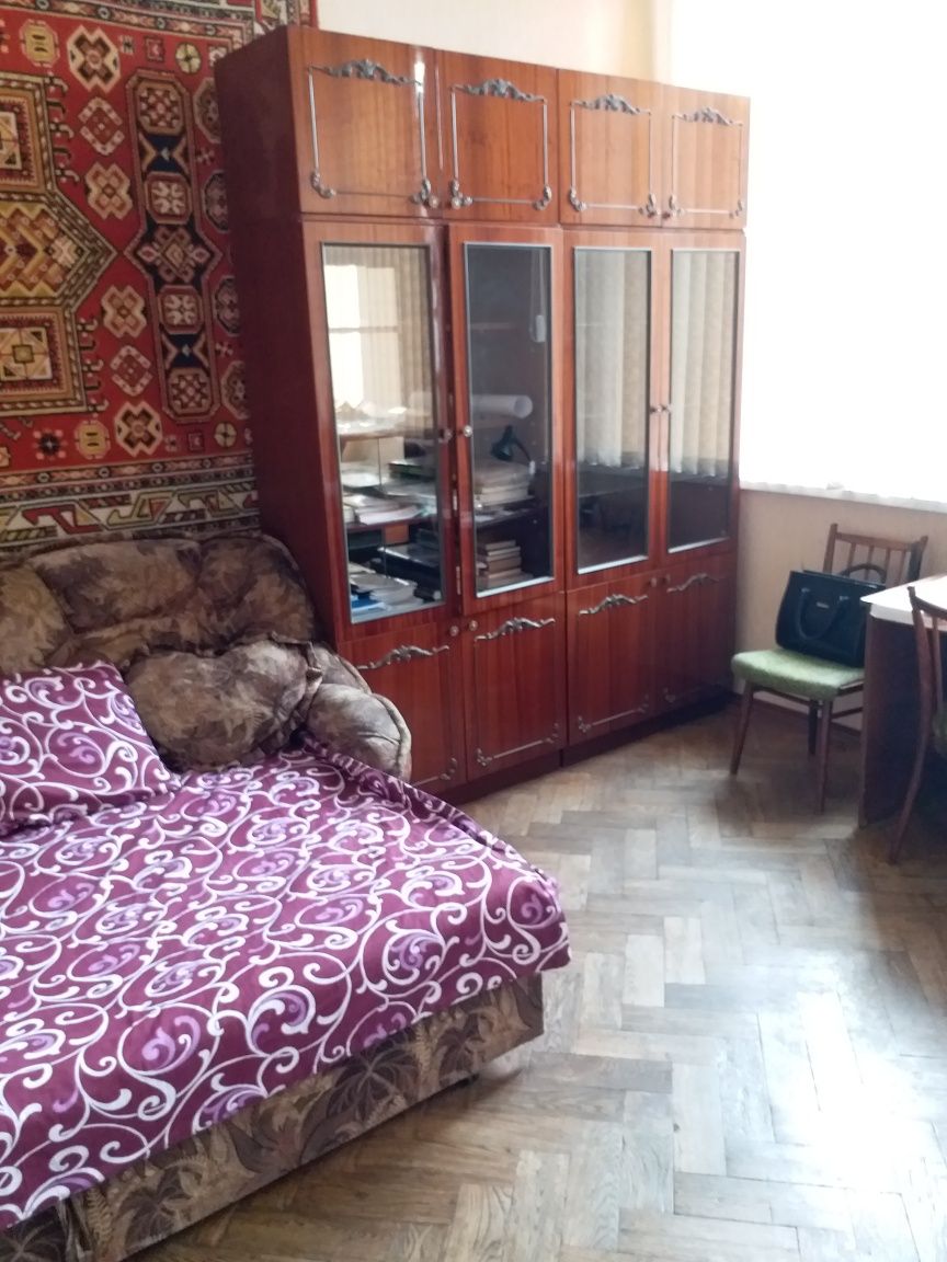 сдам свою комнату в центре (возле Дерибасовской)