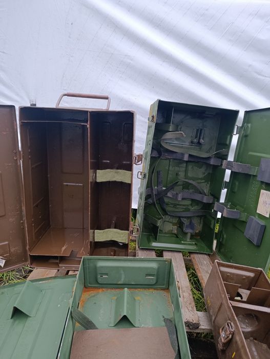 Металеві ящики військові, контейнери