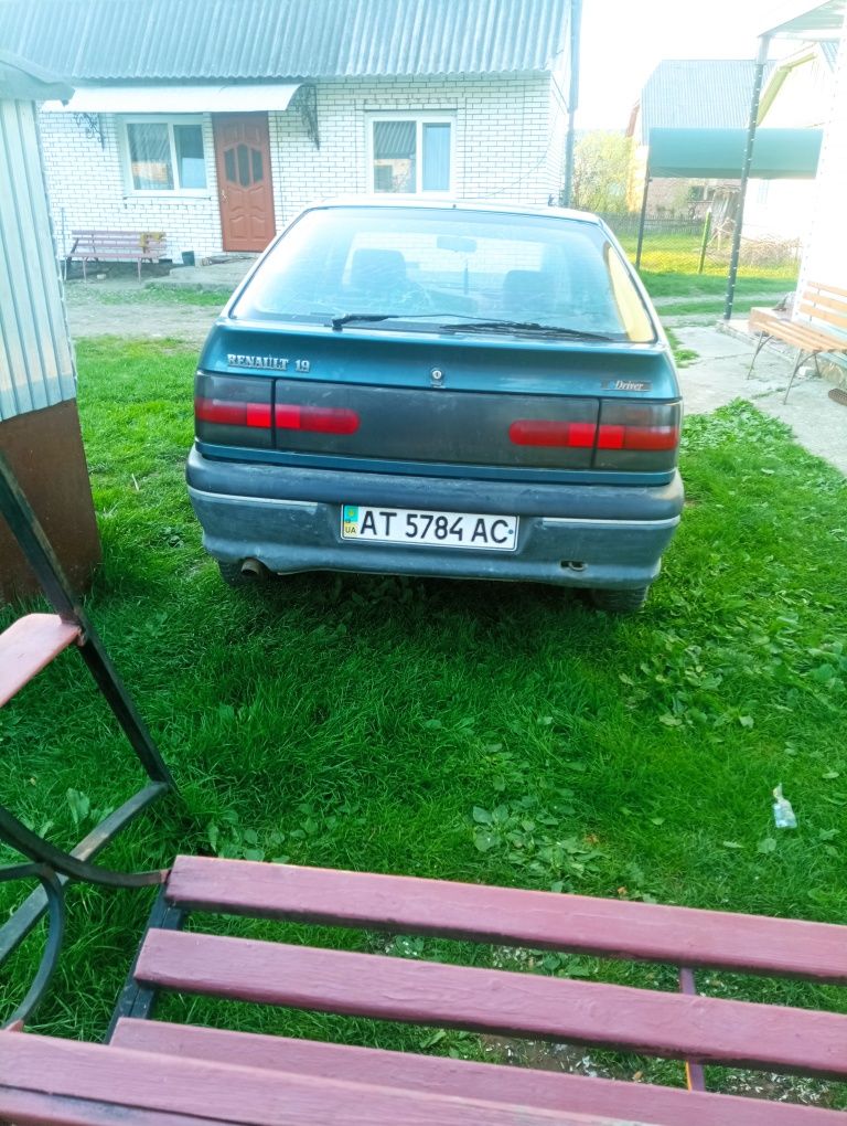 Продам Рено 19 на ходу