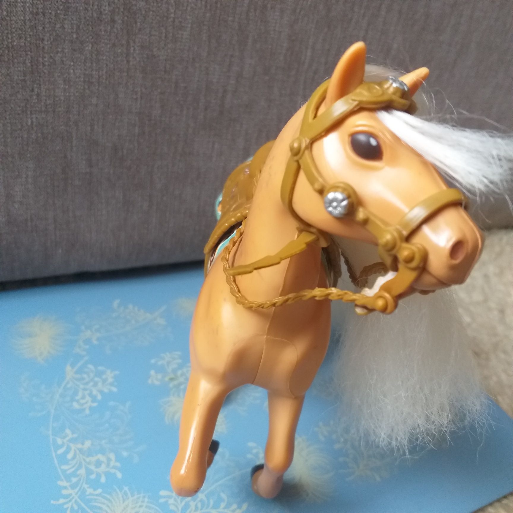Конь для куклы барби