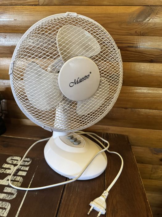 Настольный вентилятор Maestro MR-903. 2 скорости