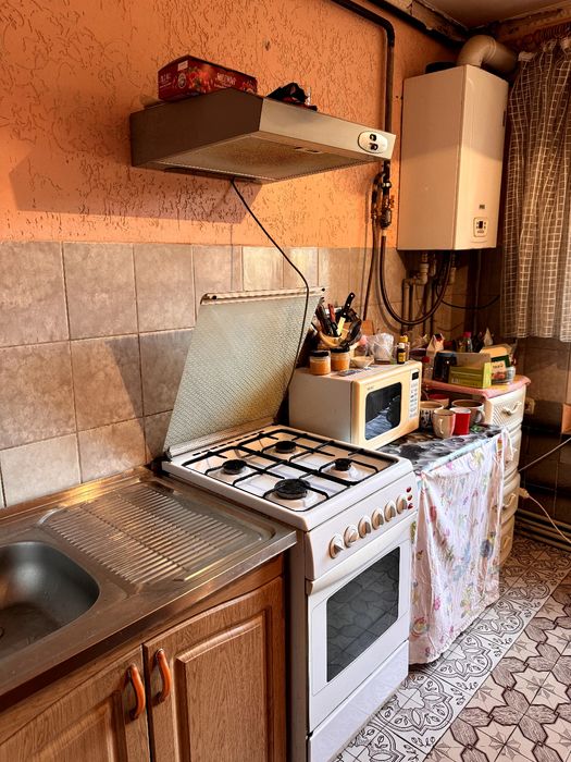 Підселення в окрему кімнату у 2 кімнатну квартиру