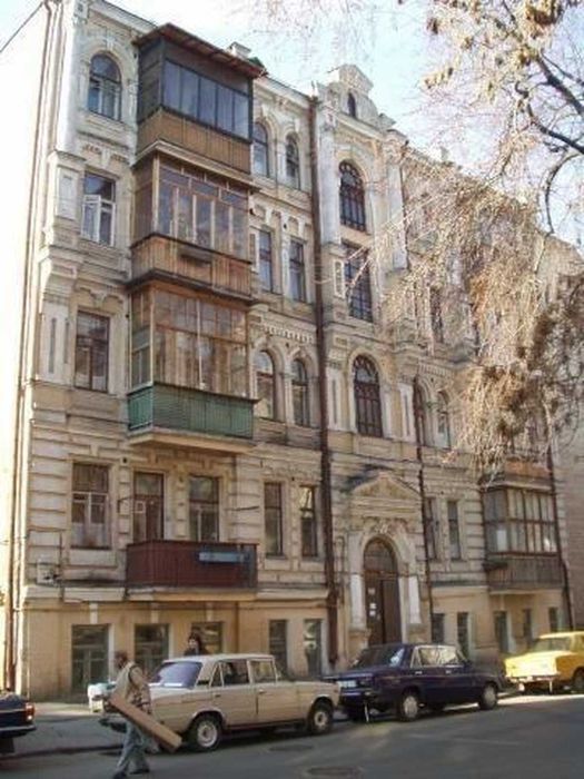 без% Подільський район вулиця Ярославська 31