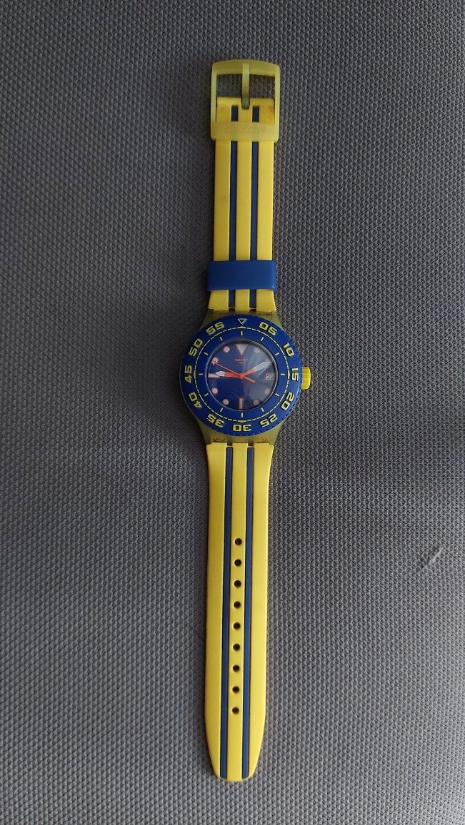 Relógio Swatch Swiss amarelo e azul (LIDL)