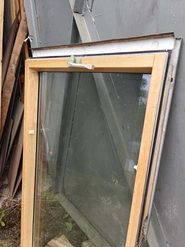 Okno dachowe Fakro 78x140 cm + ościeżnica