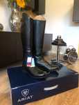 Sprzedam nowe oficerki Ariat