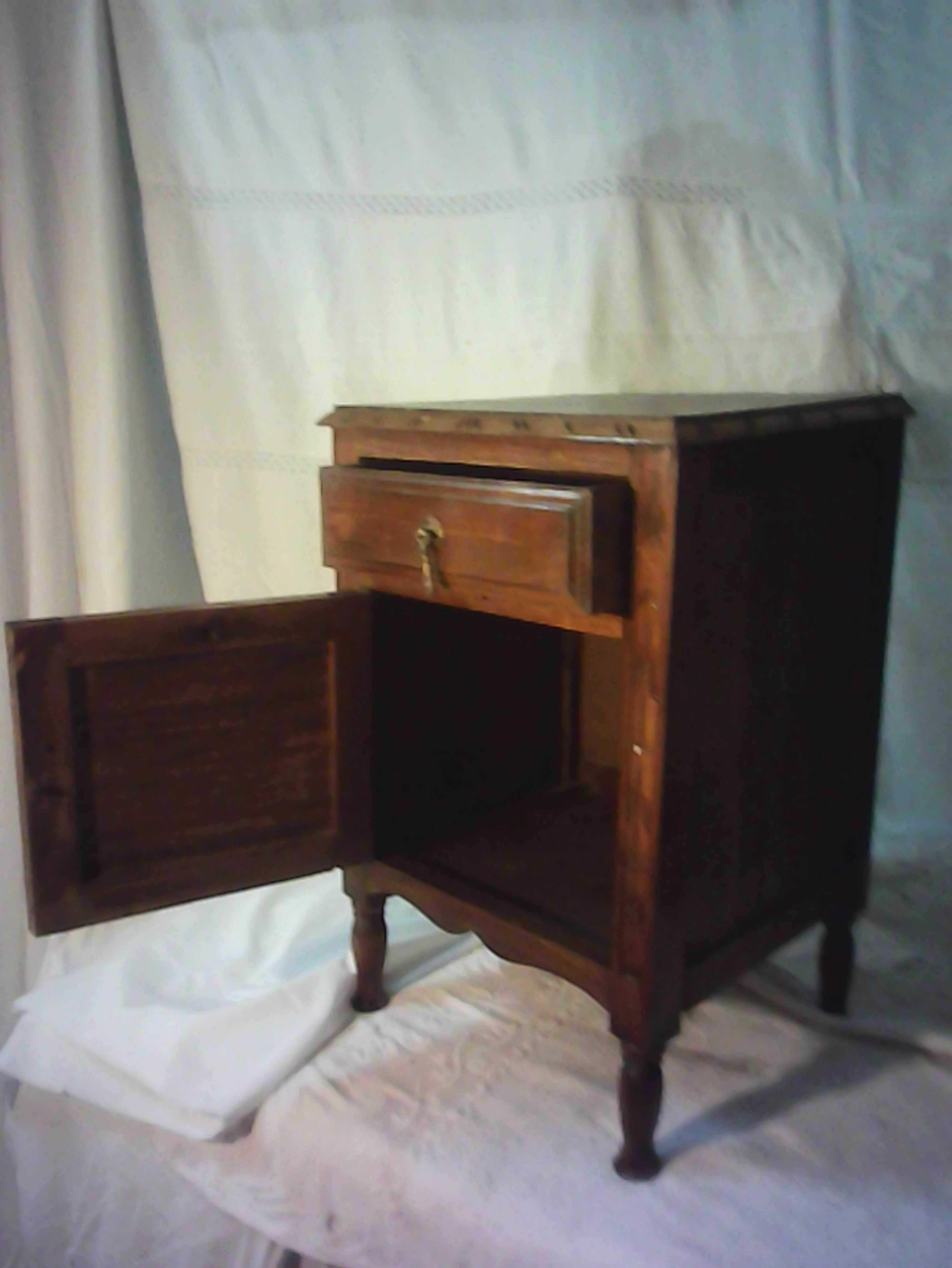 mesa de cabeceira