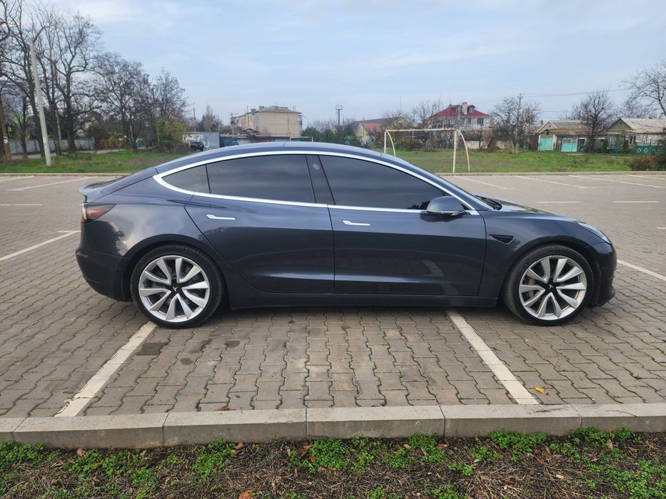 Продам Tesla model 3 2018г