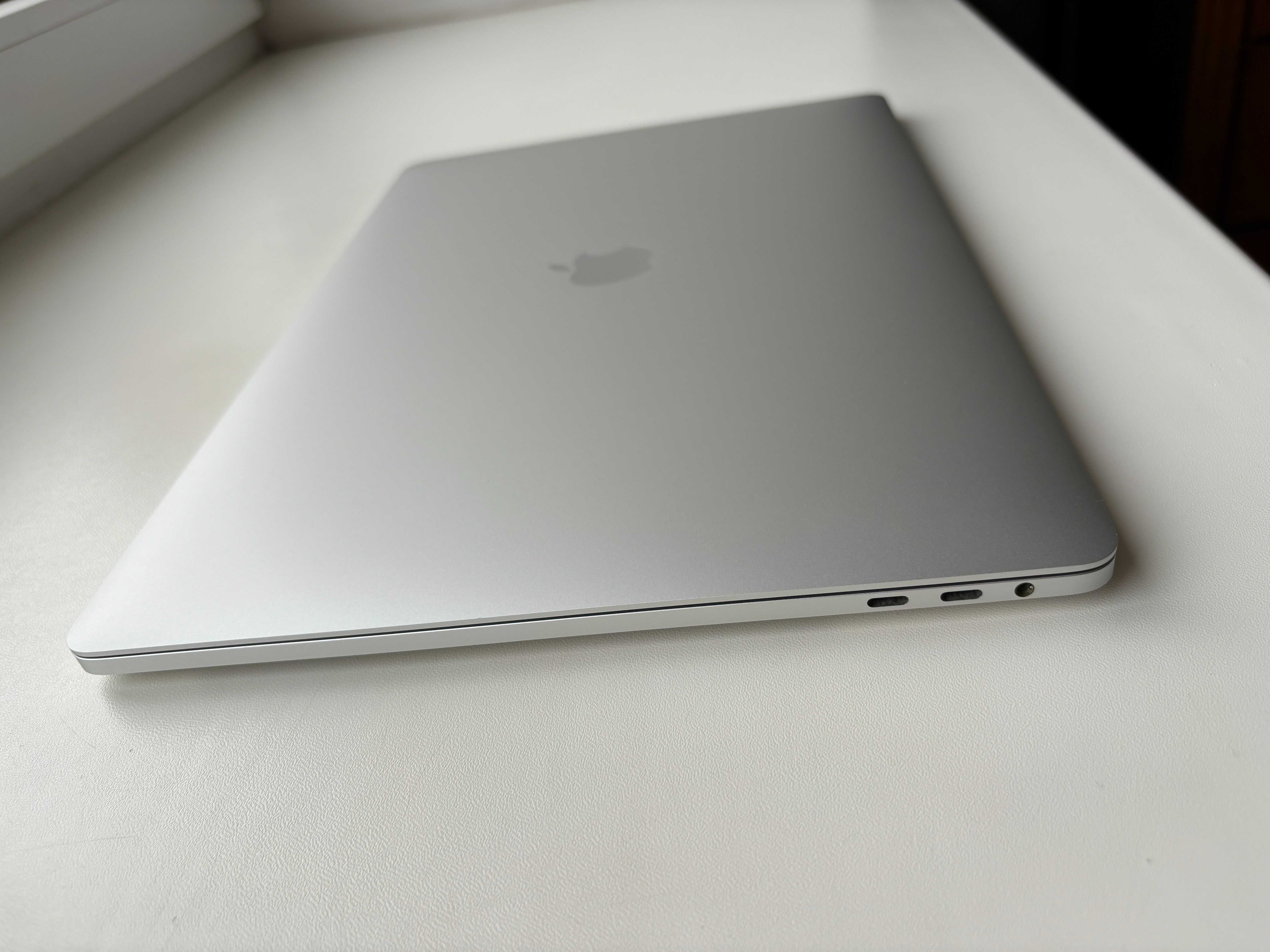 MacBook Pro 15" 2017 (i7 2,8GHz/16/512/Radeon Pro 555) Корпус як новий