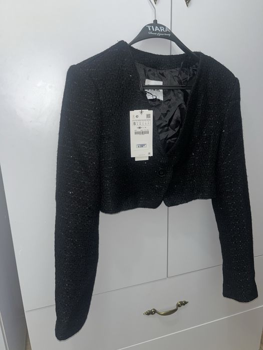 Чорний вкорочений твідовий піджак Zara