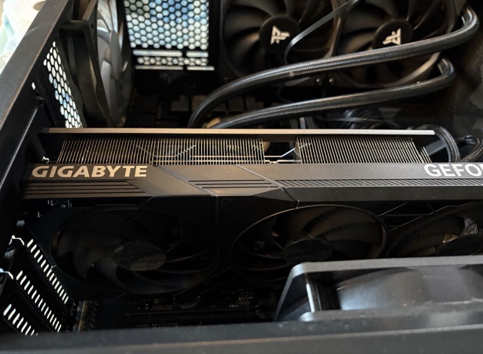 Nvidia RTX 4080 SUPER Windforce V2 16GB