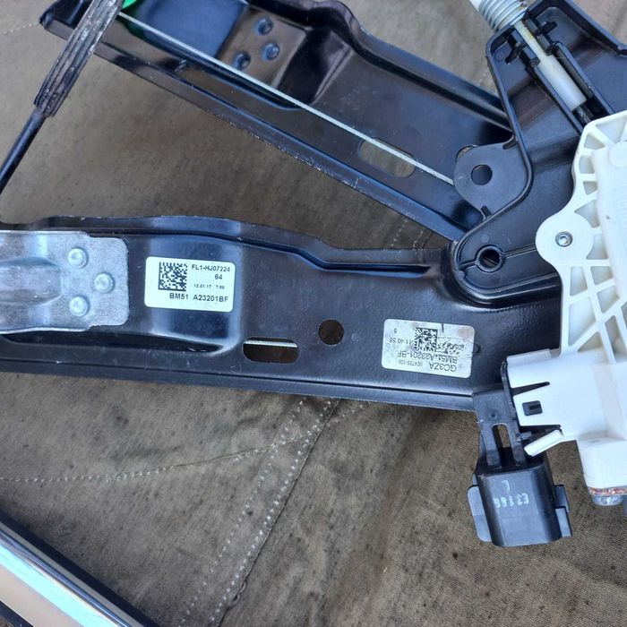 Зовнішня ручка водійських дверей з безключовим доступом FORD FOCUS 3