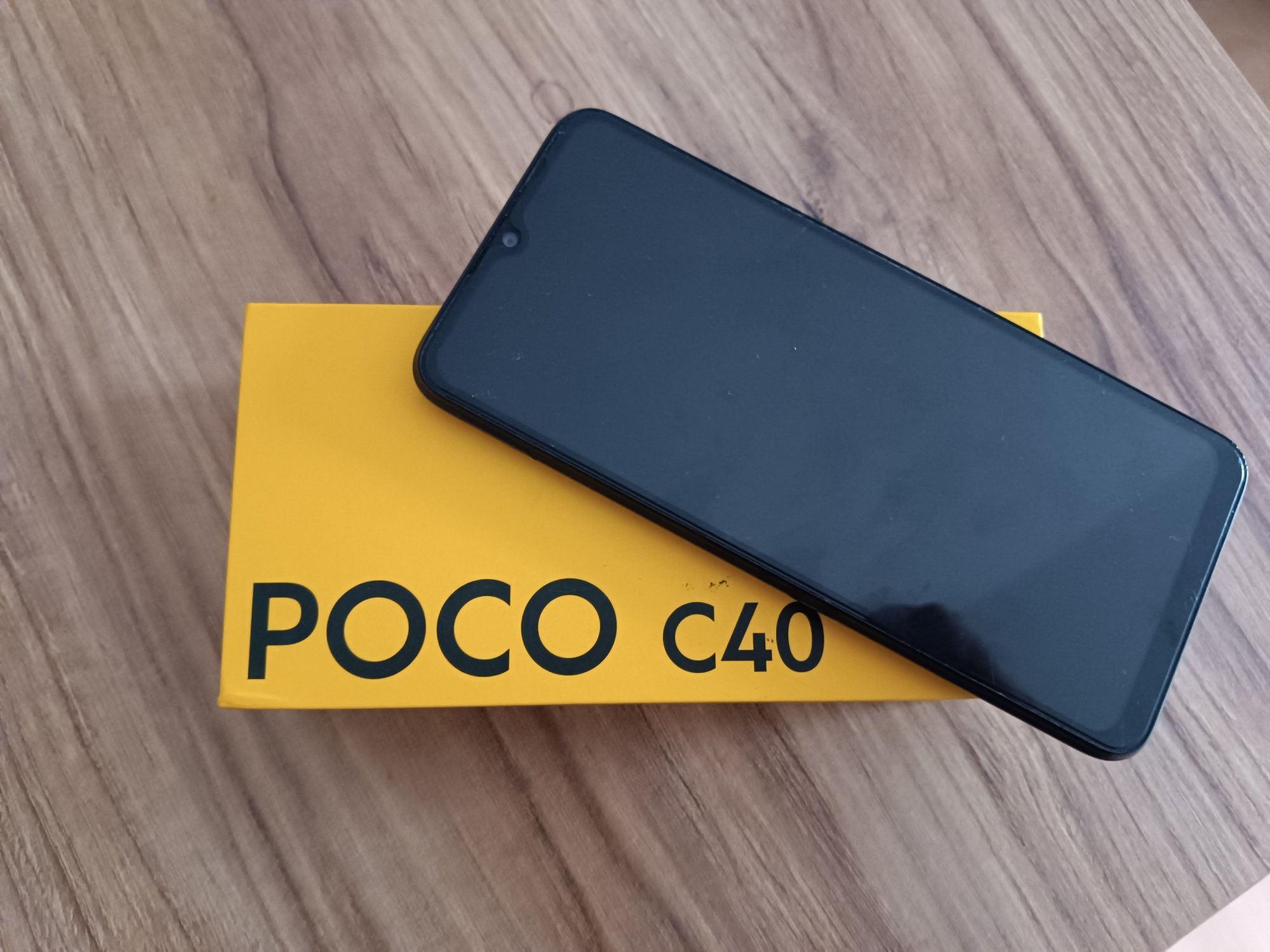 Sprzedam telefon Xiaomi Poco C40
