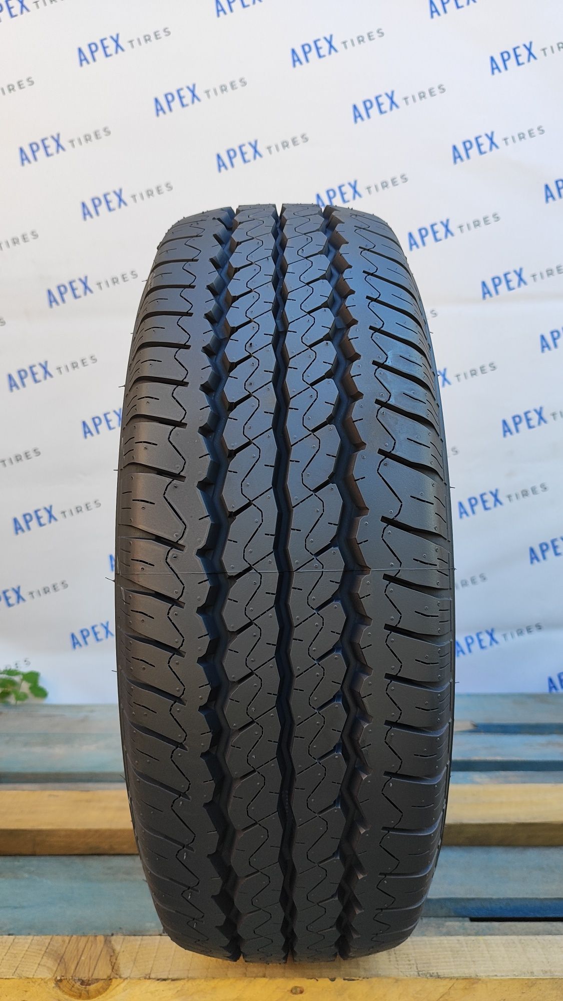 Шина розпаровка Maxxis 215/70 R15C 215*70 15 C  Vansmart MCV 3+