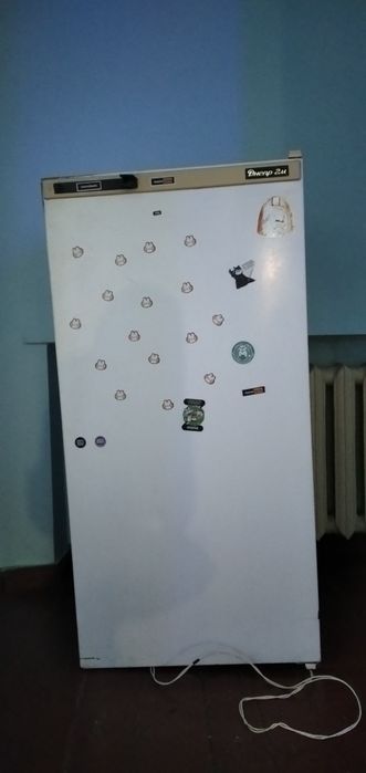 продам холодильник на деталі