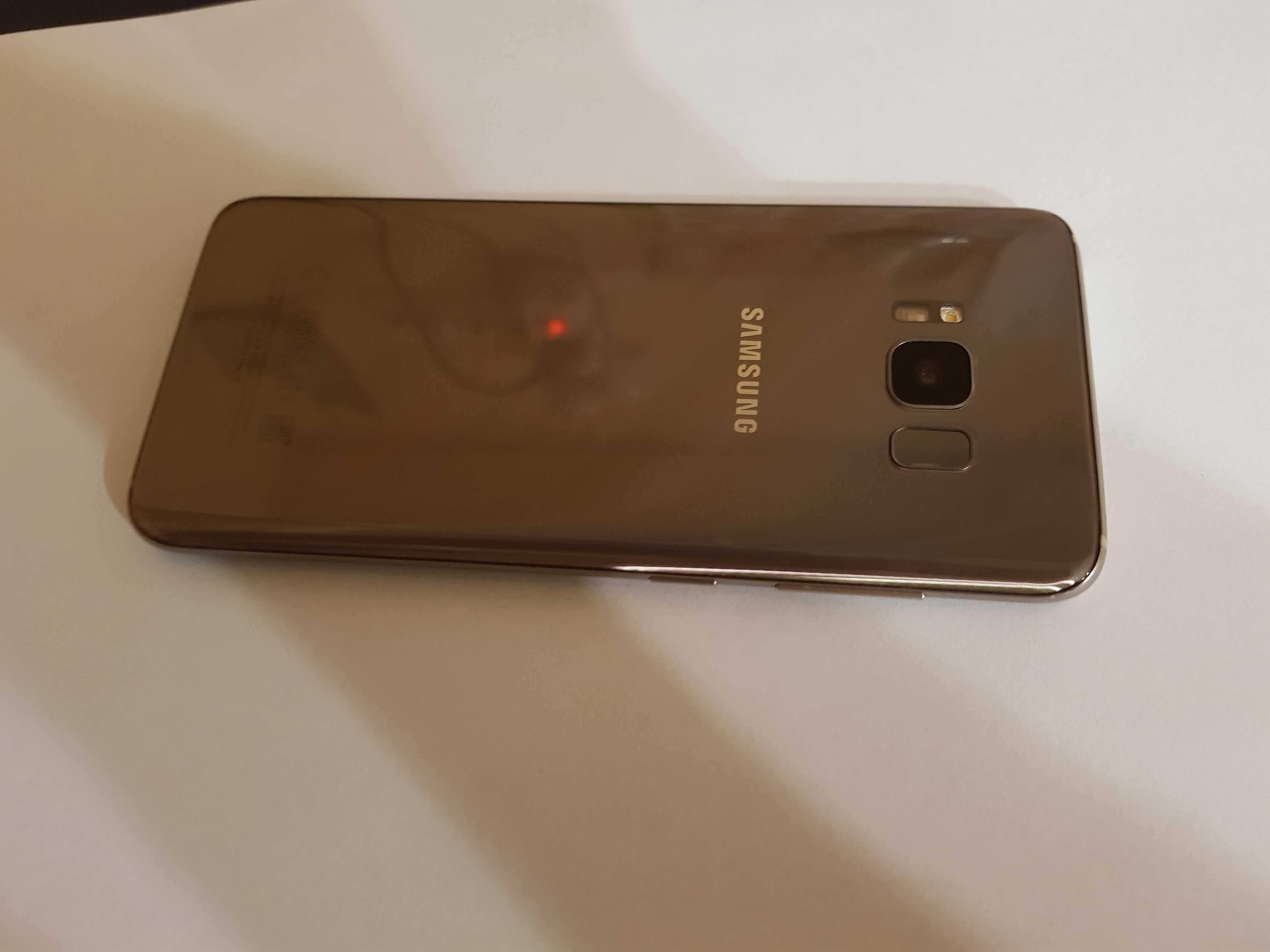 Продам samsung s8 на запчастини